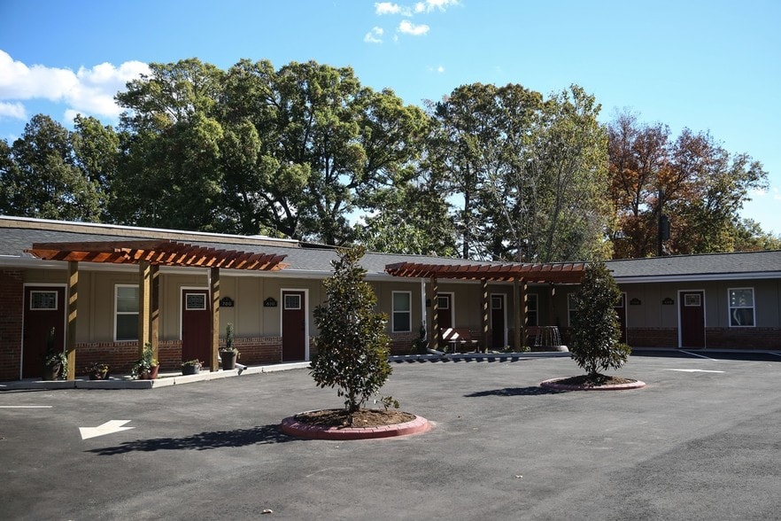 6640 E Wilkinson Blvd, Belmont, NC for lease - Building Photo - Image 1 of 12