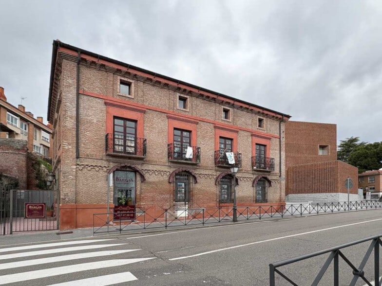 Avenida Adolfo Suárez, 25, Boadilla del Monte, Madrid for lease - Building Photo - Image 1 of 2
