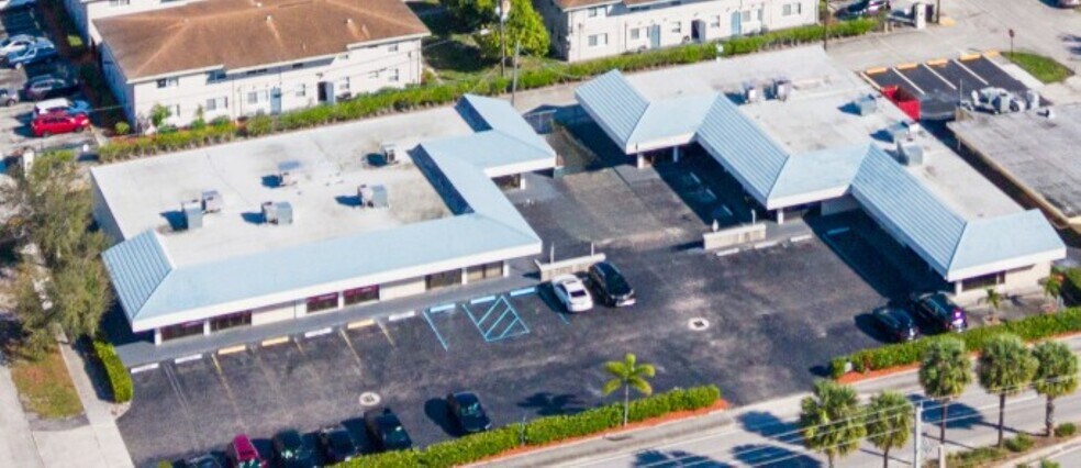 1249-1263 10th St, Lake Park, FL à louer - Photo du bâtiment - Image 2 de 7