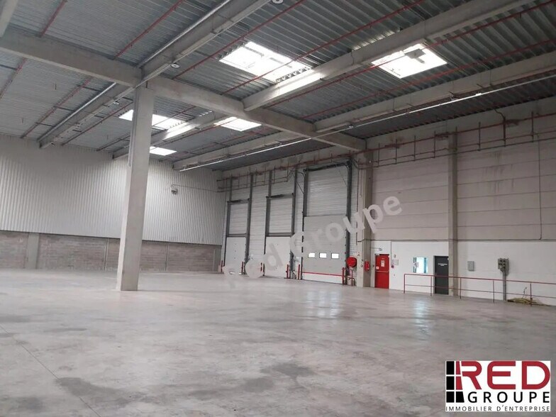 Industrial in Marseille for lease - Interior Photo - Image 2 of 6