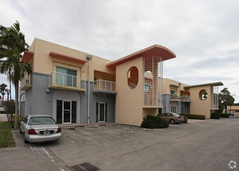 200 E Dania Beach Blvd, Dania Beach, FL à louer - Photo du bâtiment - Image 2 de 12