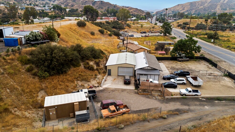 16280 Sierra Hwy, Santa Clarita, CA for lease - Building Photo - Image 3 of 12