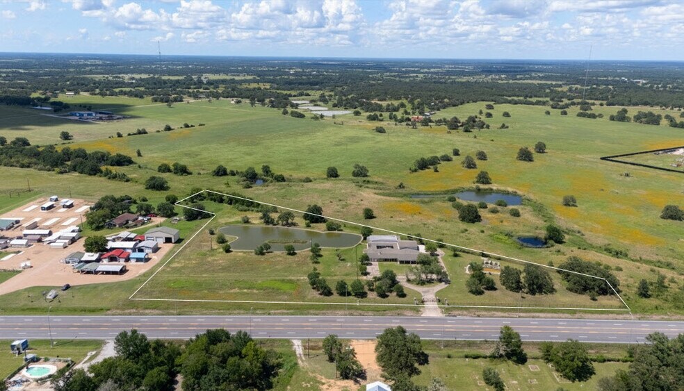 3345 E Austin St, Giddings, TX for sale - Primary Photo - Image 1 of 65