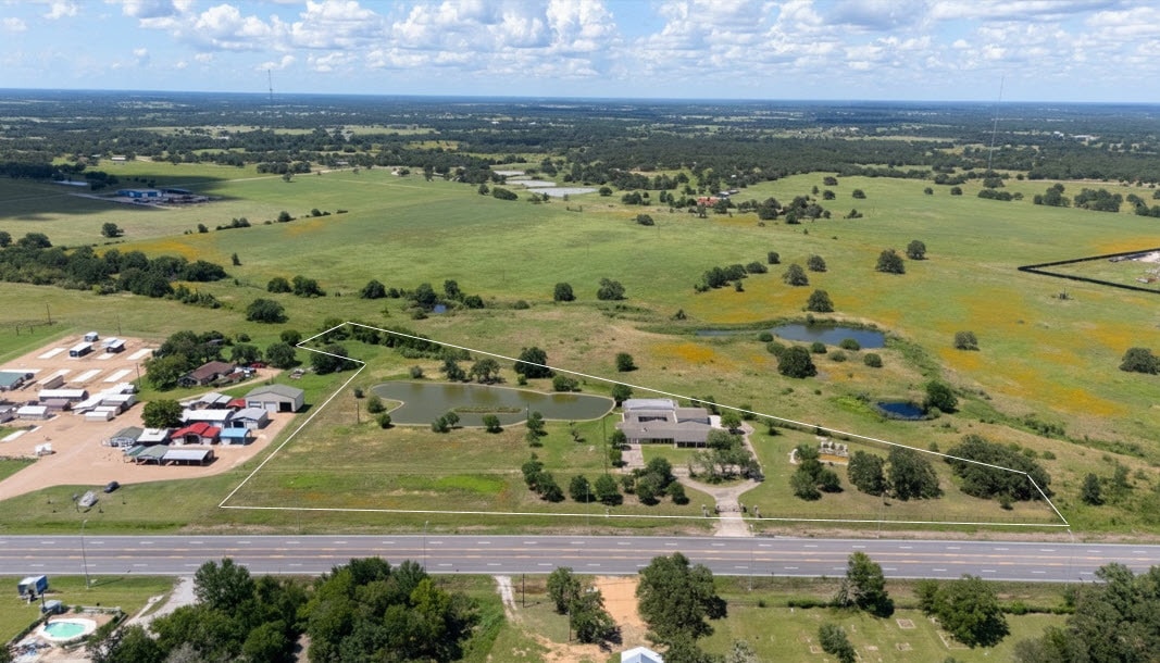 3345 E Austin St, Giddings, TX for sale Primary Photo- Image 1 of 66