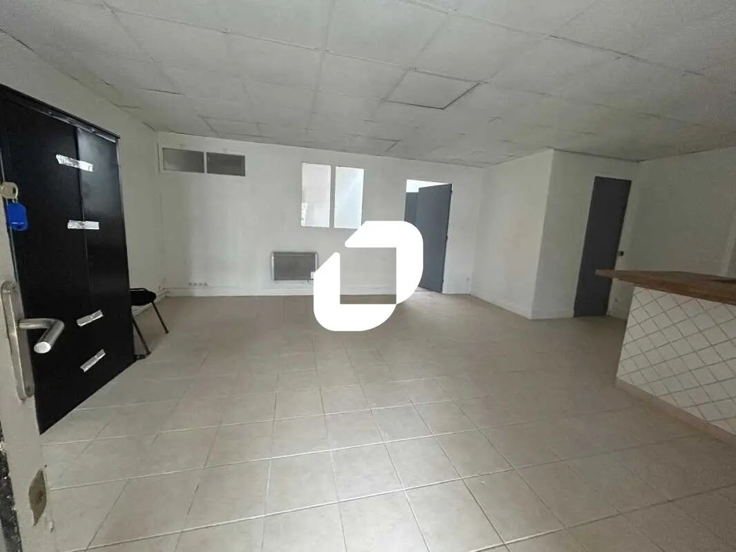 130 Rue Du Lieutenant Petit Leroy, Chevilly-Larue for lease Building Photo- Image 1 of 21