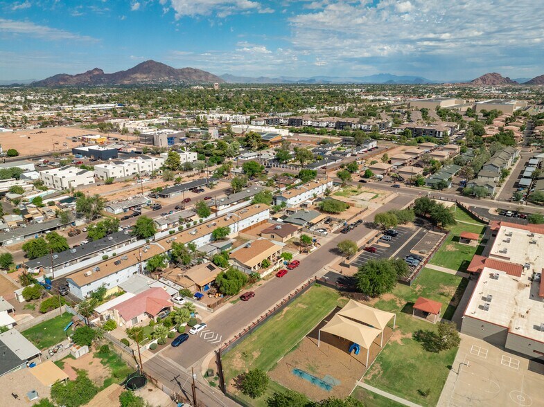 1412 N 35th St, Phoenix, AZ à vendre - Photo du bâtiment - Image 3 de 46