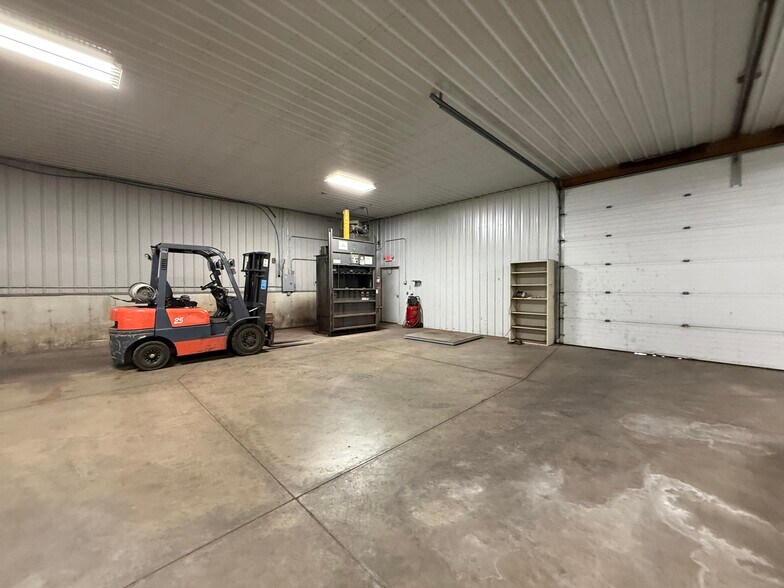 106 E Washington St, Tomah, WI à vendre - Photo du bâtiment - Image 3 de 12
