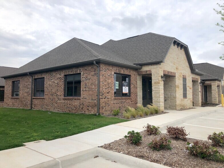 2601 Little Elm Pky, Little Elm, TX à louer - Photo du bâtiment - Image 2 de 7