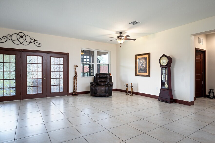 3211 Lakeshore Blvd, Saint Cloud, FL à vendre - Photo intérieure - Image 3 de 22