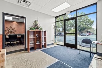 8004-8008 Castleway Dr, Indianapolis, IN à vendre Photo intérieure- Image 1 de 11