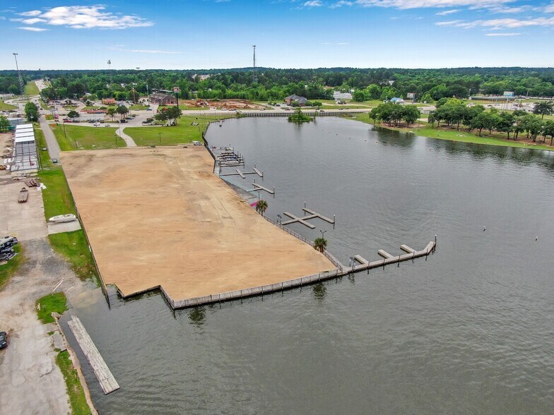 14632 Highway 105 W, Montgomery, TX à vendre - Photo du bâtiment - Image 2 de 2