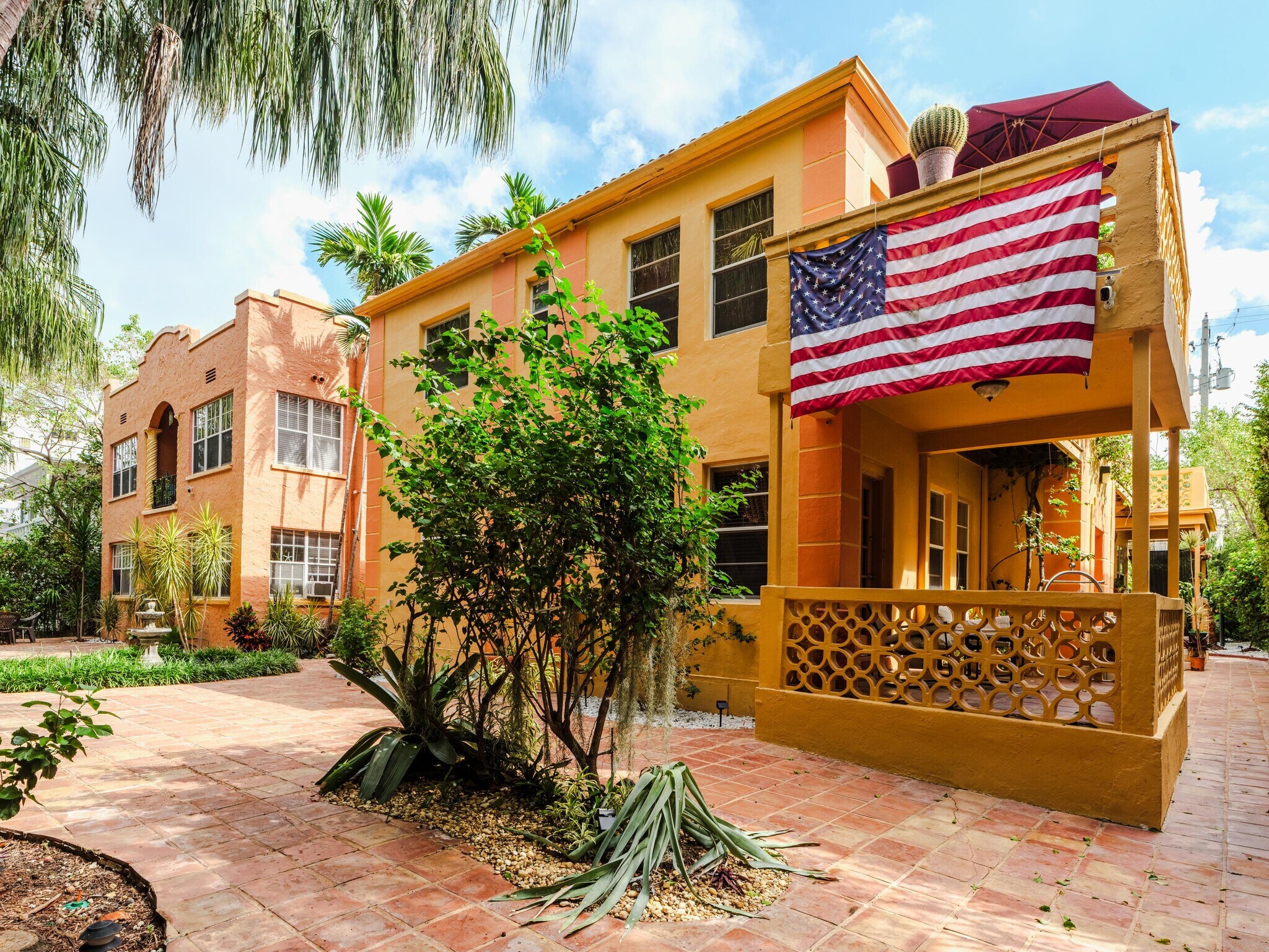 735 Meridian Ave, Miami Beach, FL for sale Primary Photo- Image 1 of 37