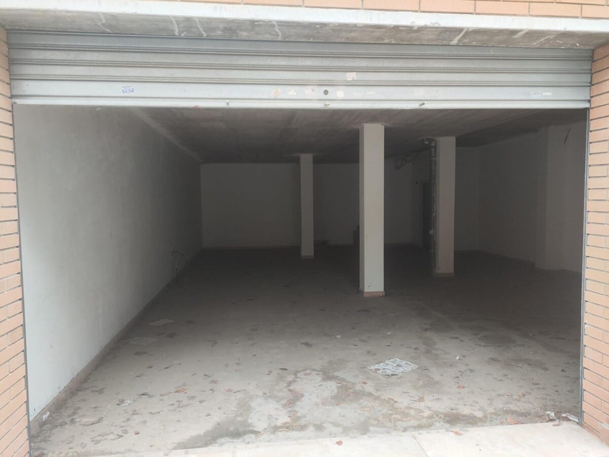 Abrera, BAR 08630 - - - Photo intérieure - Image 1 of 7