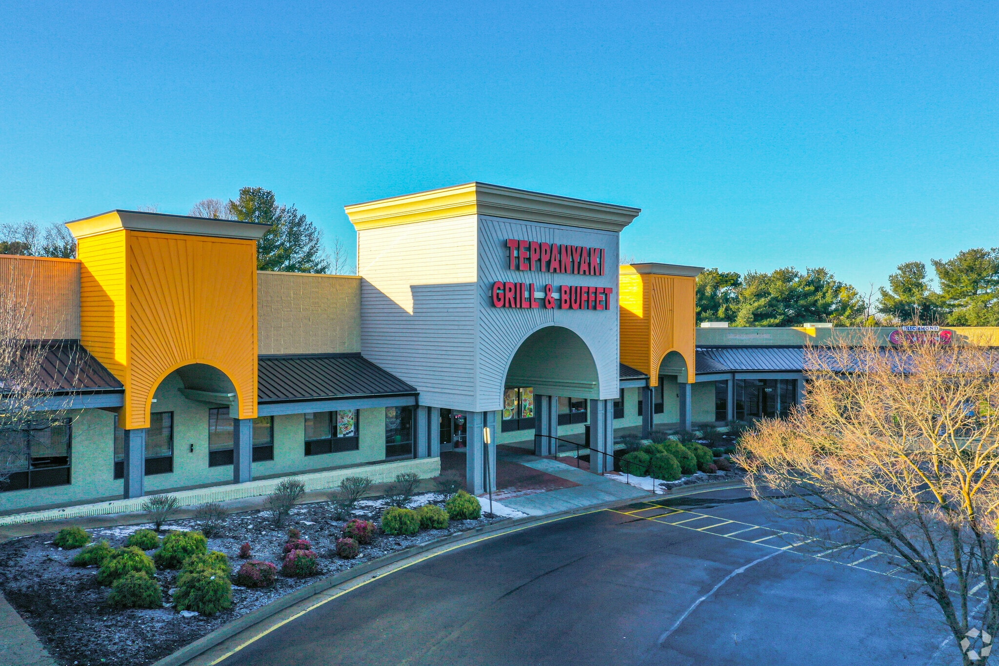 9031-9051 W Broad St, Richmond, VA for lease Building Photo- Image 1 of 12