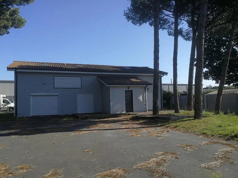 Bureau dans Le Haillan à vendre - Photo du bâtiment - Image 3 de 15