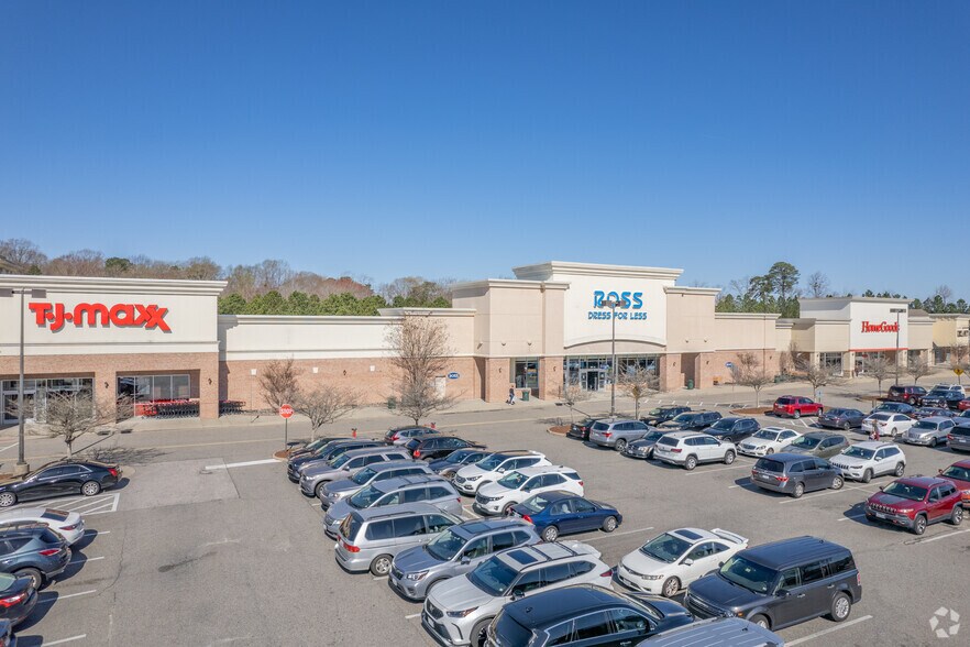 12551 Jefferson Ave, Newport News, VA à louer - Photo du bâtiment - Image 3 de 23