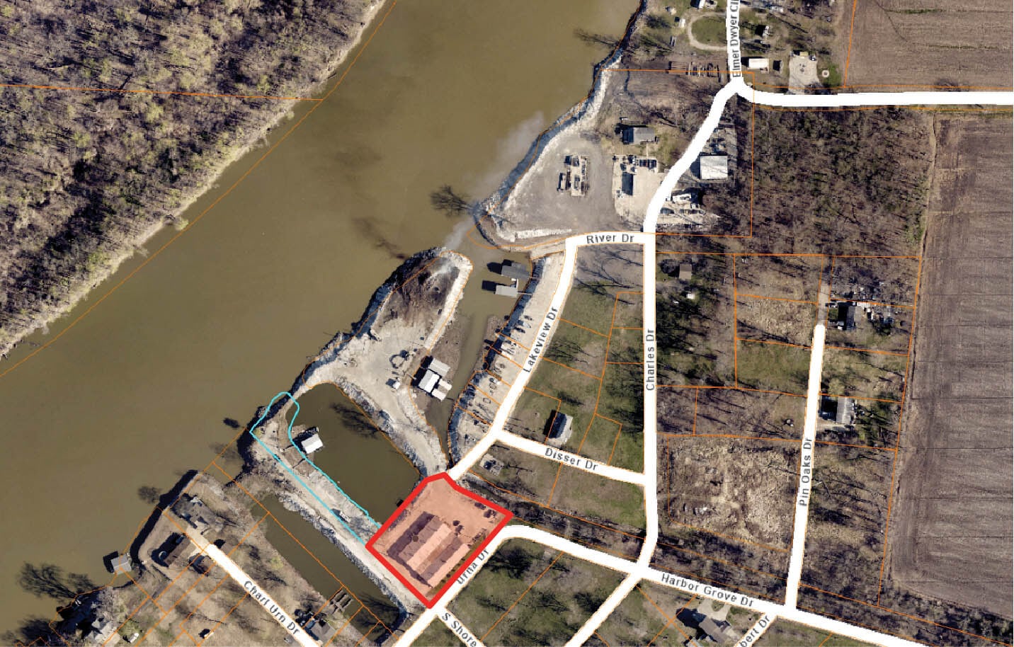 100 S Shore Dr, Saint Charles, MO for lease Primary Photo- Image 1 of 2