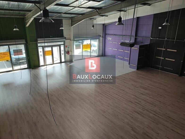 Retail in Salon-de-Provence for lease - Interior Photo - Image 3 of 4