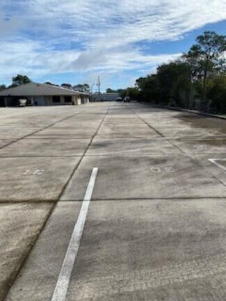 Plus de détails pour 3525 N Courtenay Pky, Merritt Island, FL - Bureau à louer