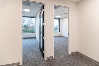 1821 Walden Office Sq, Schaumburg, IL for lease Building Photo- Image 2 of 4