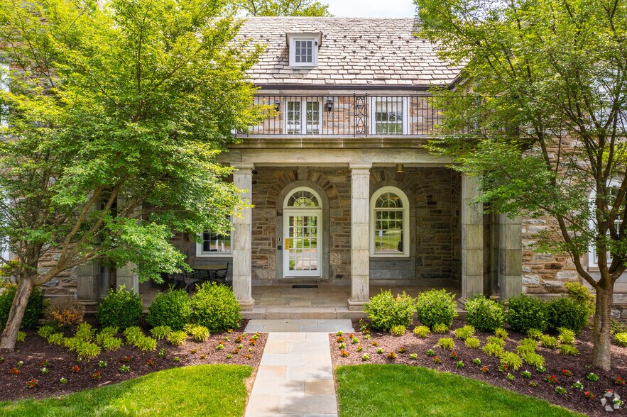 3827 West Chester Pike, Newtown Square, PA à louer - Photo du bâtiment - Image 3 de 4