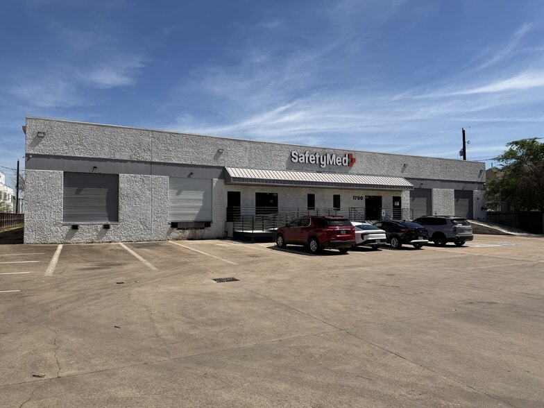 1700 Wirt Rd, Houston, TX for lease - Building Photo - Image 1 of 1