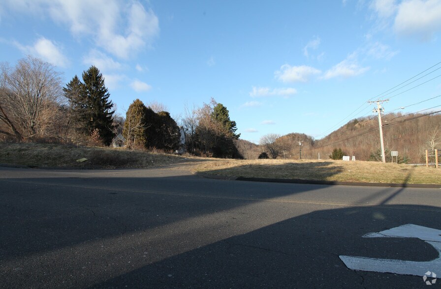 480 Chamberlain Hwy, Meriden, CT à vendre - Photo principale - Image 2 de 3