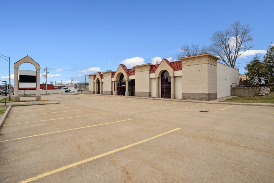 1414 Main St, Keokuk, IA à vendre - Photo du bâtiment - Image 2 de 48