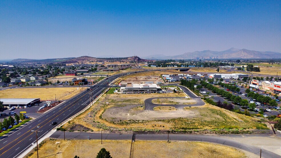 NW 4th St, Redmond, OR à vendre - Photo du bâtiment - Image 3 de 12