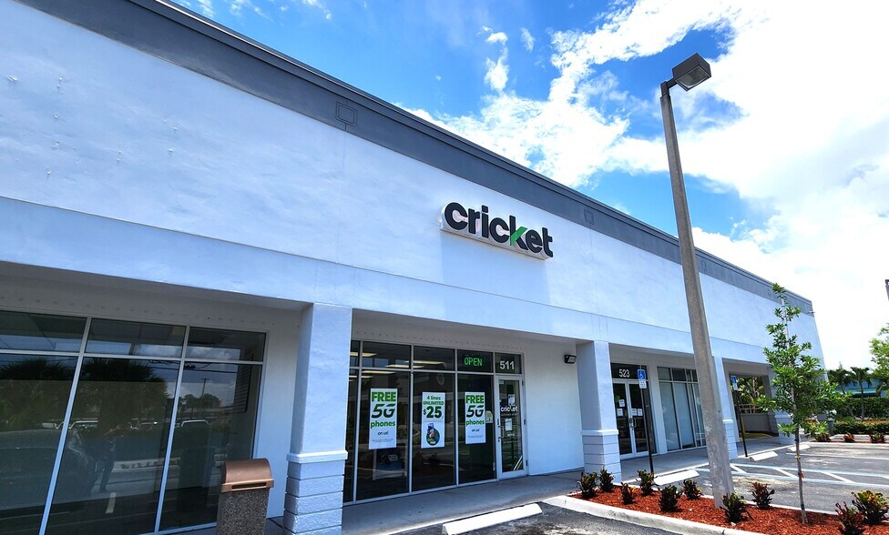 503-523 Ridge Rd, Lantana, FL for lease - Building Photo - Image 2 of 16