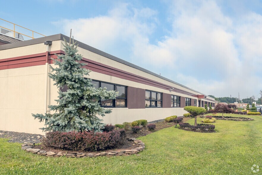 5 Johnson Dr, Raritan, NJ à louer - Photo du bâtiment - Image 3 de 17