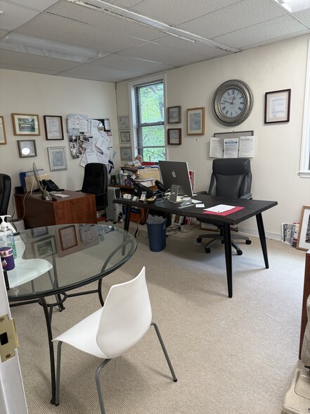 33-43 Great Neck Rd, Great Neck, NY for lease - Interior Photo - Image 3 of 5