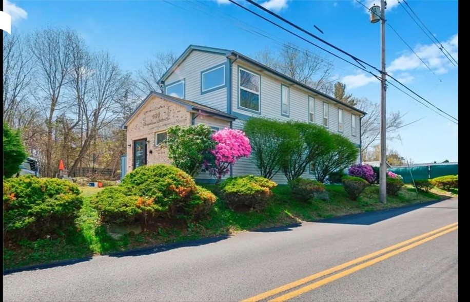450 Old Baptist Rd, North Kingstown, RI à vendre - Photo du bâtiment - Image 3 de 11