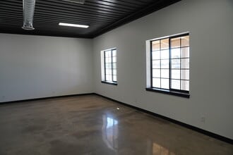 1195 Townline Rd, Ligonier, IN à louer Photo intérieure- Image 2 de 6