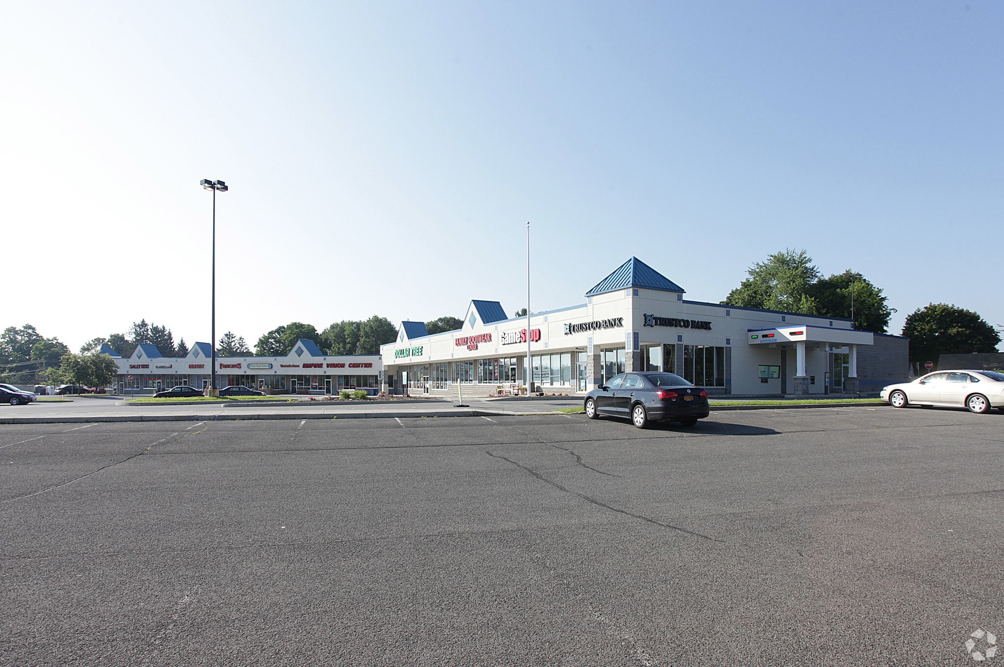 740 Hoosick Rd, Troy, NY for lease Primary Photo- Image 1 of 9
