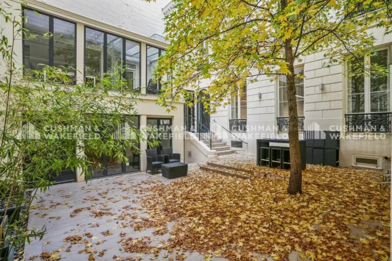 35-37 Rue De Miromesnil, Paris à louer - Photo du bâtiment - Image 3 de 3