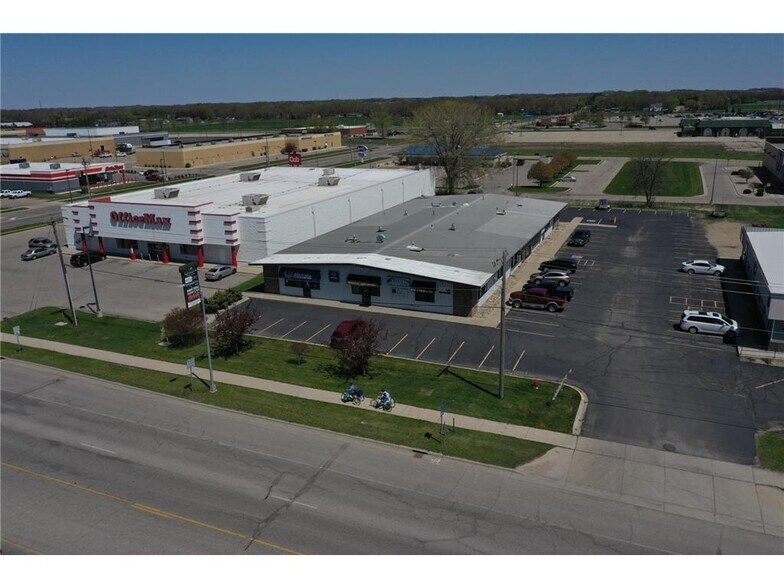 2015 1st St S, Willmar, MN à louer - Photo du bâtiment - Image 1 de 16