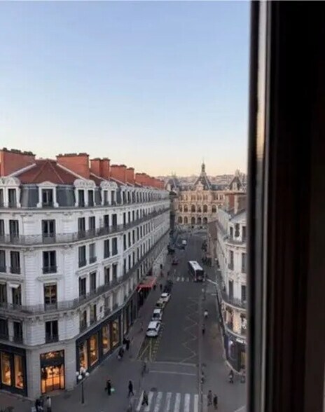 Bureau dans Lyon à louer - Photo du bâtiment - Image 3 de 8