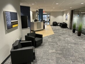 4555 Lake Forest Dr, Blue Ash, OH à louer Photo intérieure- Image 1 de 10