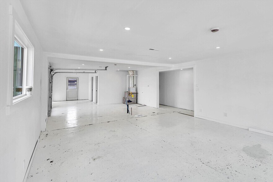 9808 17th Ave SW, Seattle, WA à louer - Photo du bâtiment - Image 3 de 21
