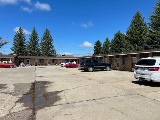 704 Highway 12 W, Bowman, ND à vendre - Photo du bâtiment - Image 3 de 33