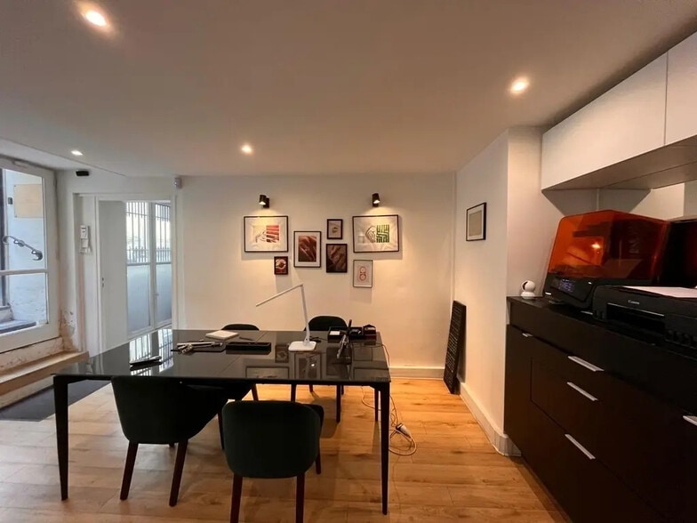 Office in Paris for lease - Interior Photo - Image 2 of 6
