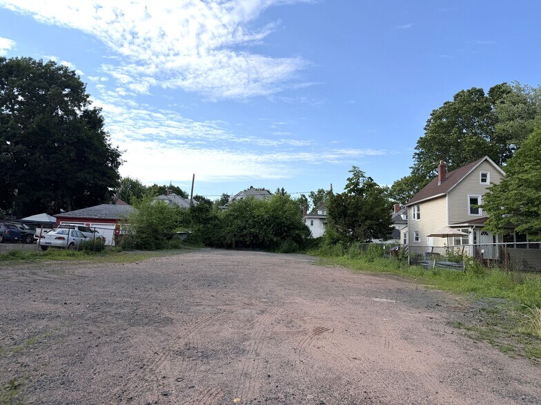 1024 Capitol Avenue ave, Hartford, CT à louer - Photo du bâtiment - Image 3 de 3