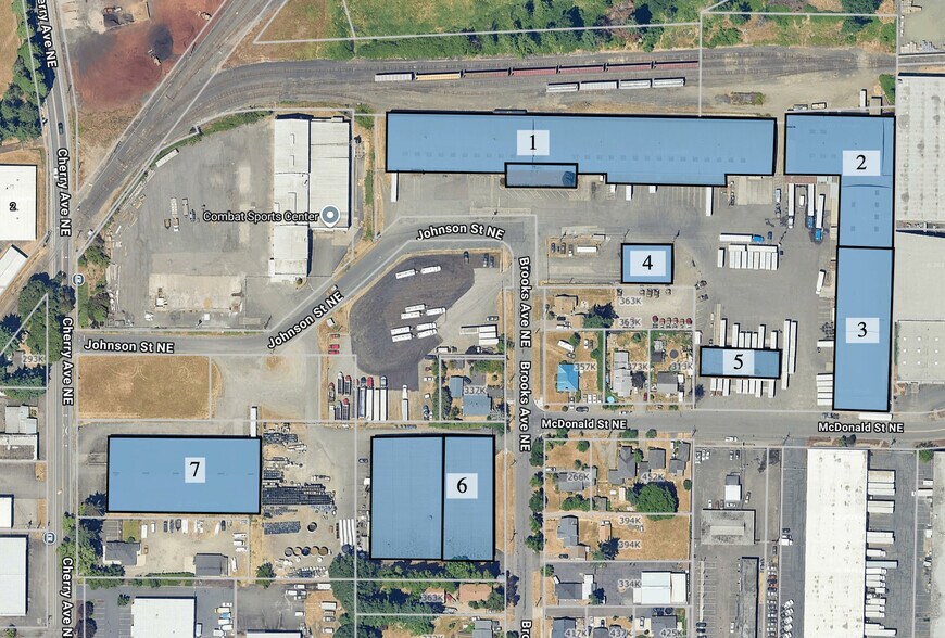 Leased Multi-Tenant Industrial Complex portefeuille de 3 propriétés à vendre sur LoopNet.ca - Photo du bâtiment - Image 3 de 25