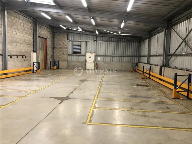 Industrial in Tremblay-en-France for lease - Interior Photo - Image 3 of 7