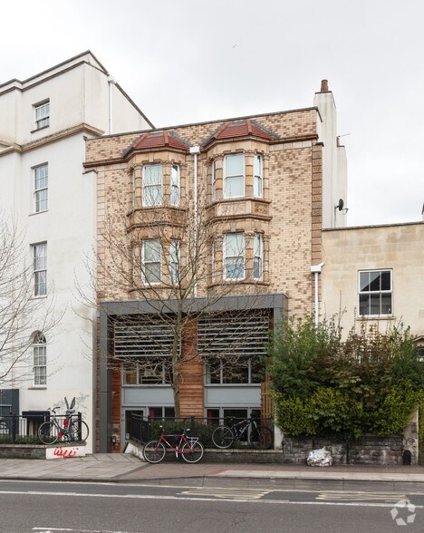 154 Cheltenham Rd, Bristol à vendre - Photo principale - Image 1 de 2