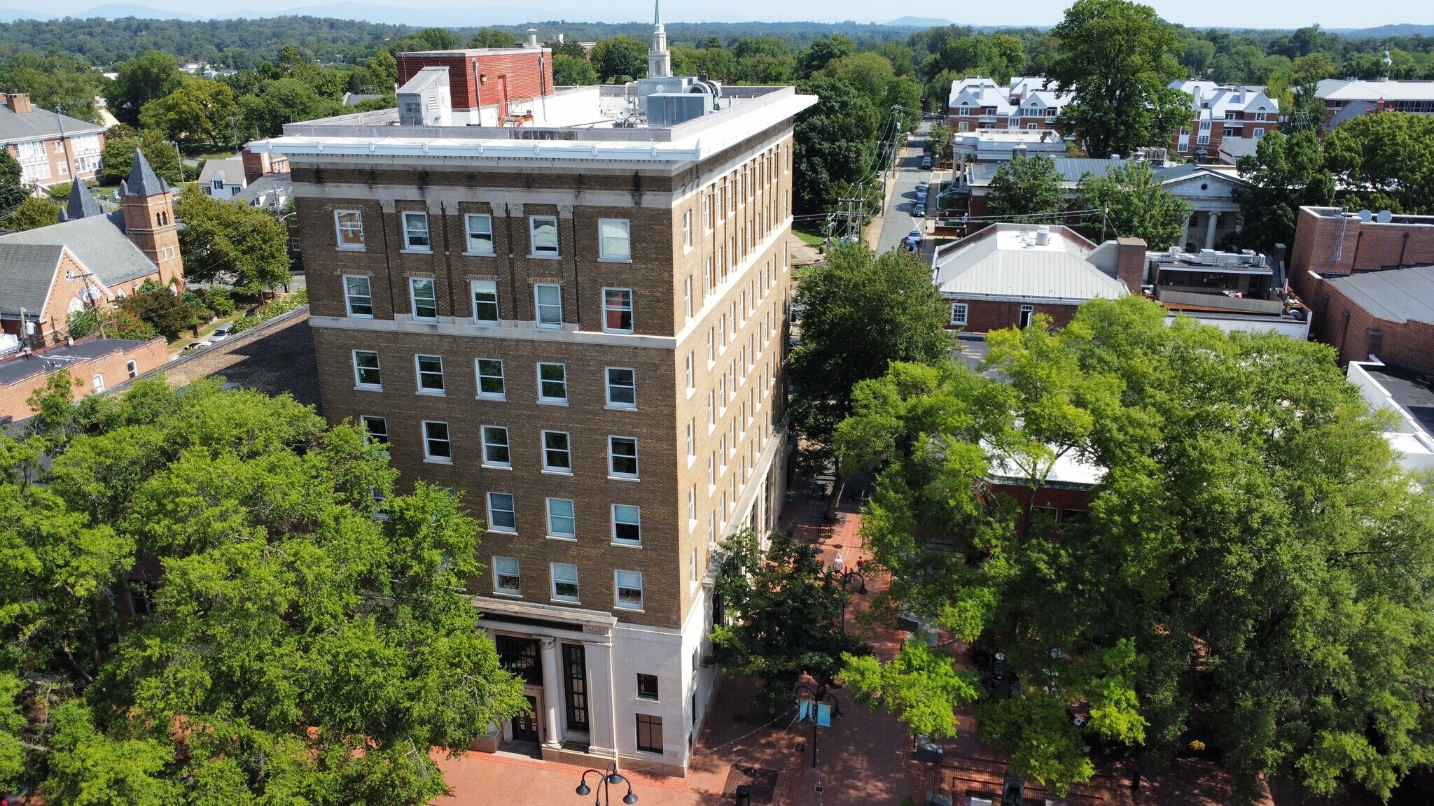 123 E Main St, Charlottesville, VA à louer Photo du bâtiment- Image 1 de 15
