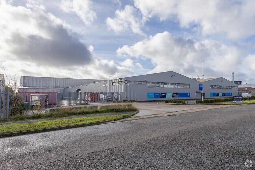 5-7 Macadam Rd, Corby à vendre - Photo principale - Image 1 de 4