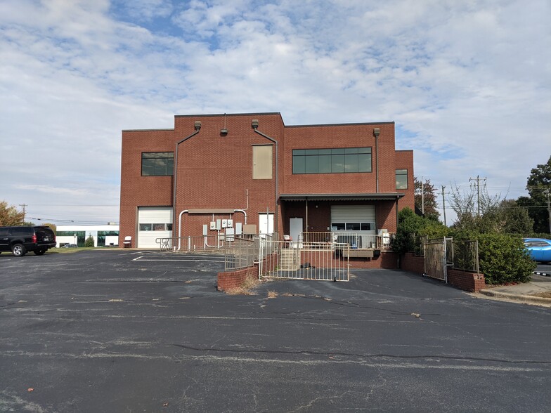 2716 & 2720 Troxler Rd - 16,500K SQ FT portfolio of 2 properties for sale on LoopNet.ca - Building Photo - Image 2 of 18