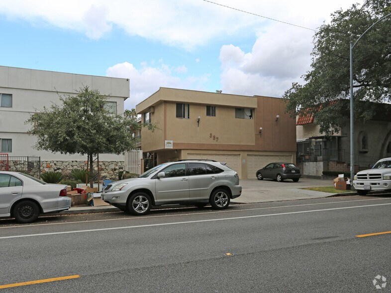 337 Riverdale Dr, Glendale, CA à vendre - Photo du bâtiment - Image 3 de 4